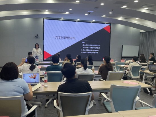 探球体育APP下载